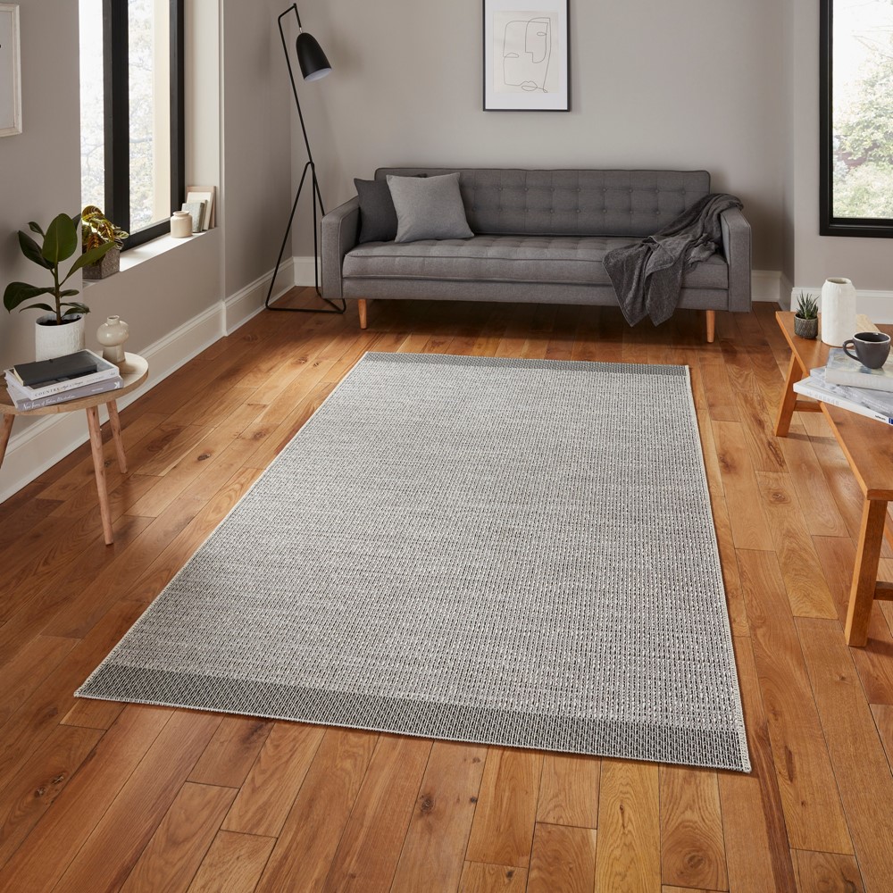 Stitch 9682 Indoor Outdoor Rug in Silver Black